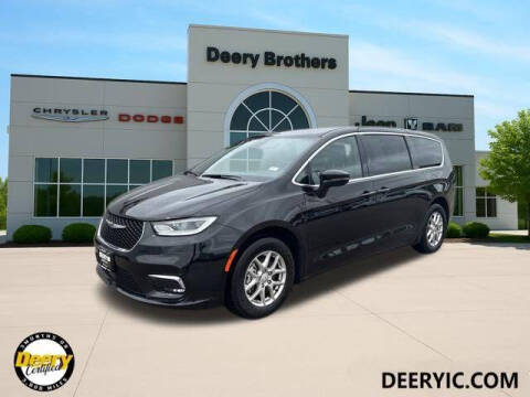 2025 Chrysler Pacifica Select