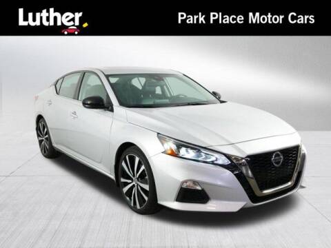 2020 Nissan Altima for sale at Park Place Motor Cars in Rochester MN