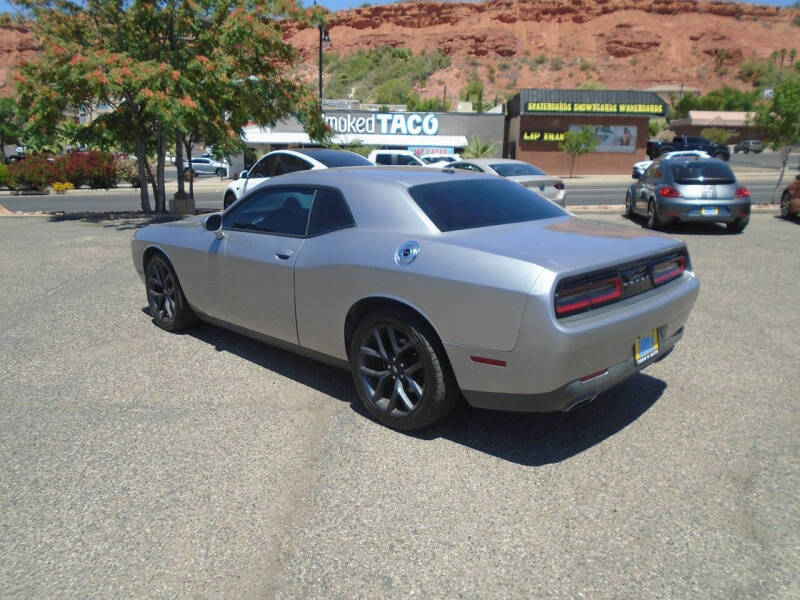 2016 Dodge Challenger SXT