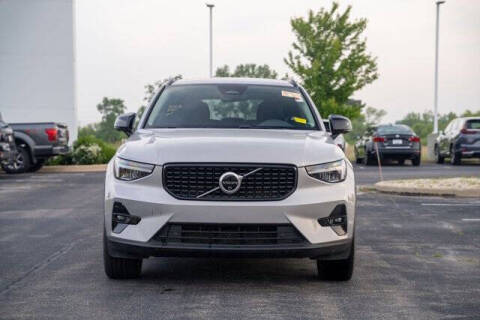 2024 Volvo XC40 B5 Plus Dark Theme