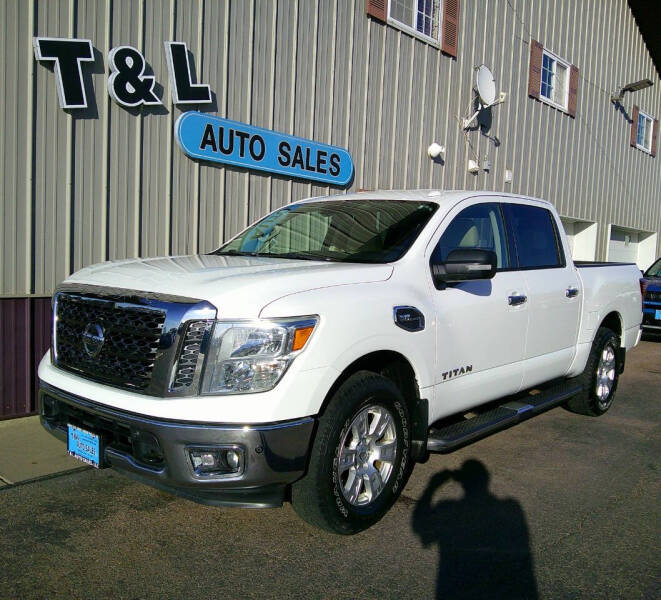 2017 Nissan Titan SV