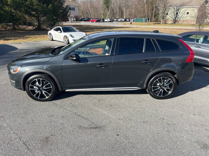2015 Volvo V60 Cross Country T5 Platinum
