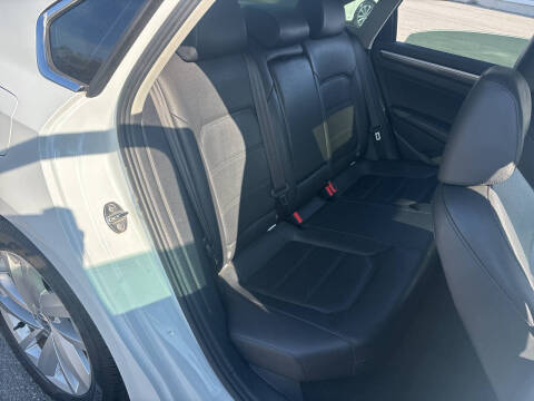 2018 Volkswagen Passat 2.0T SE