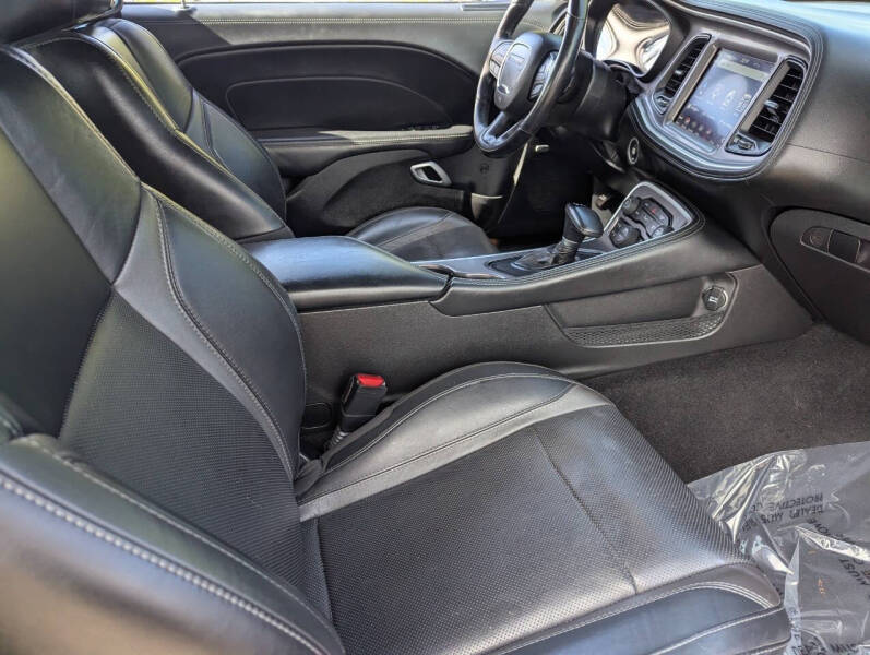 2022 Dodge Challenger SXT