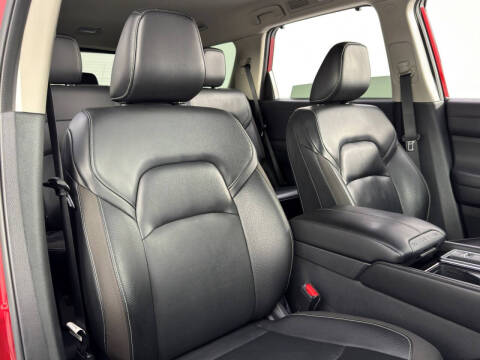 2022 Nissan Pathfinder SL