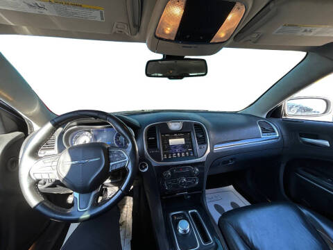 2016 Chrysler 300 Limited Anniversary