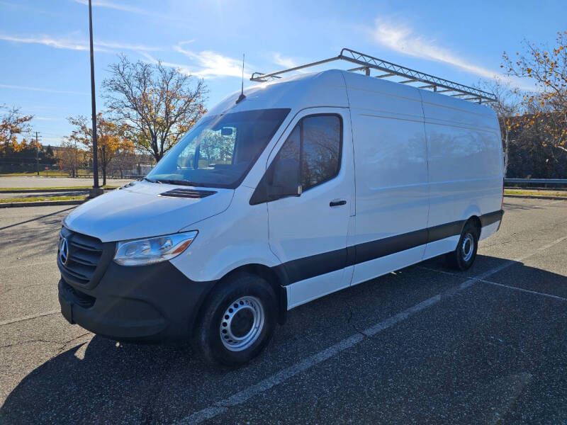 2021 Mercedes-Benz Sprinter Crew Van Base's photo