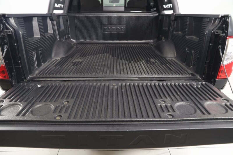 2023 Nissan Titan SV