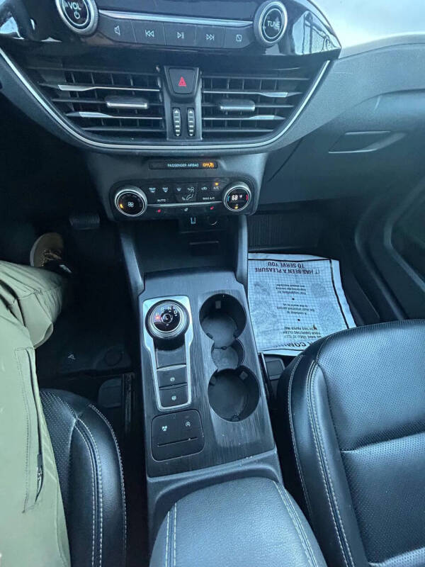 2020 Ford Escape SEL