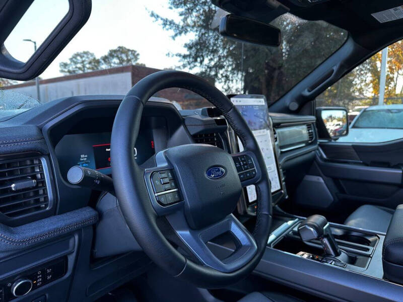 2025 Ford F-150 Lightning Lariat