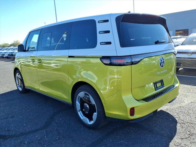 2025 Volkswagen ID. Buzz Pro S Plus 4Motion