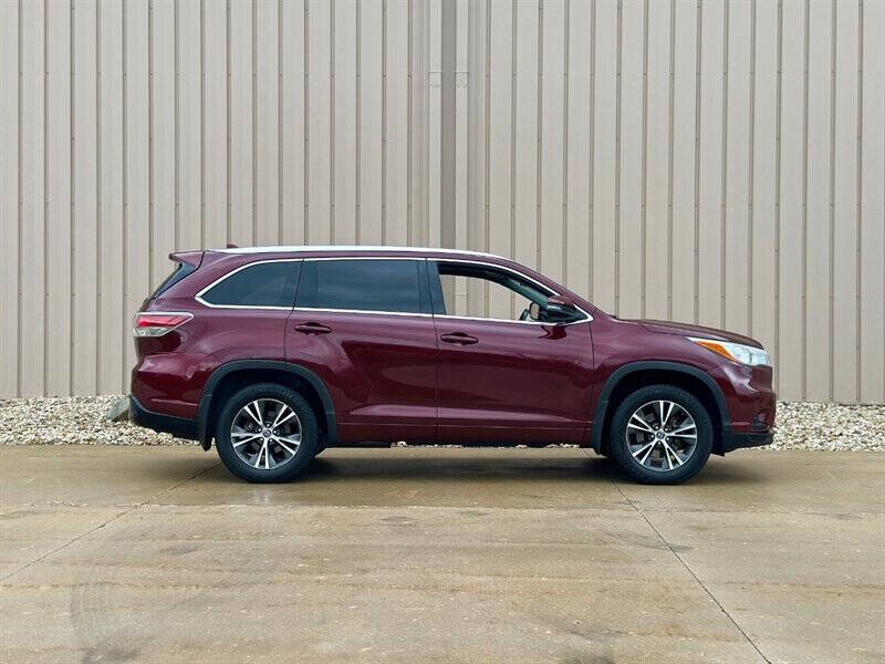 2016 Toyota Highlander XLE photo 7