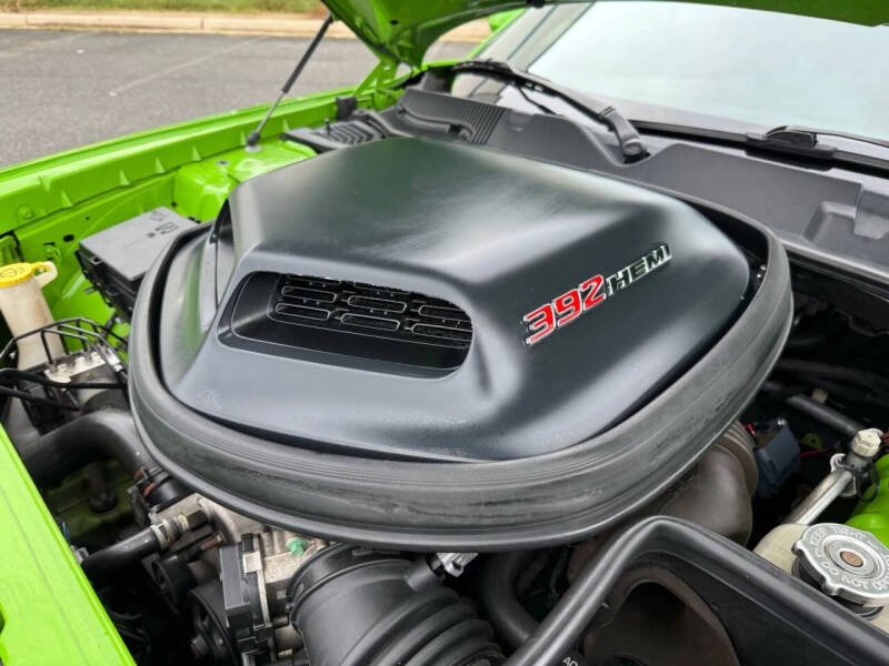 2017 Dodge Challenger 392 HEMI Scat Pack Shaker