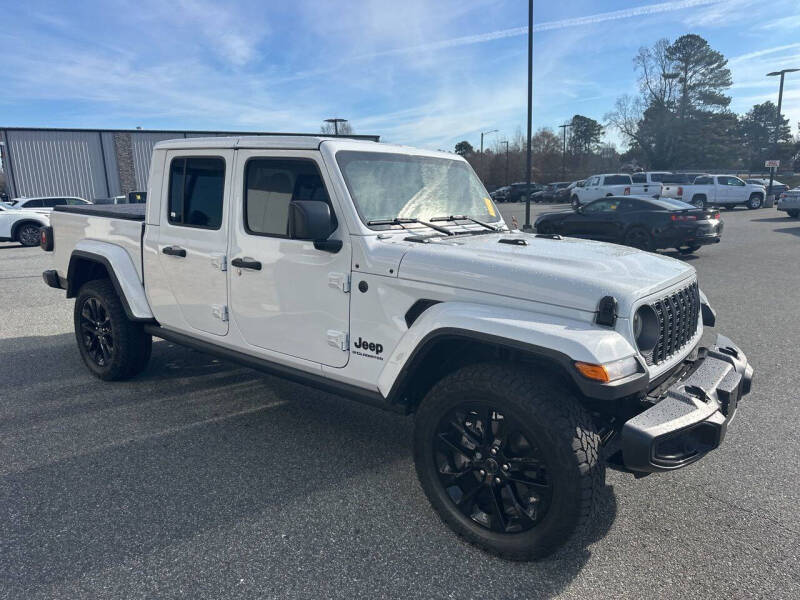 2025 Jeep Gladiator NightHawk