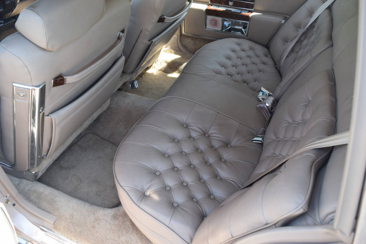 1991 Cadillac Brougham 126