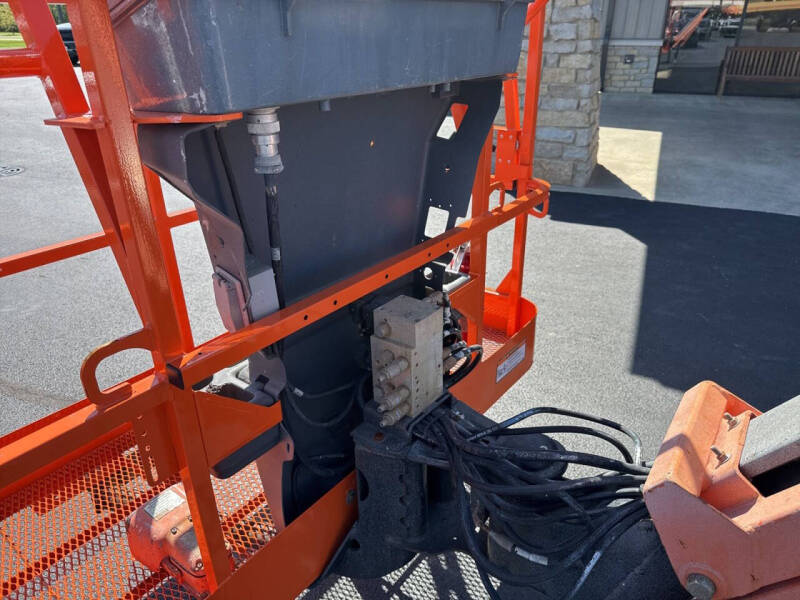 2014 JLG M600JP
