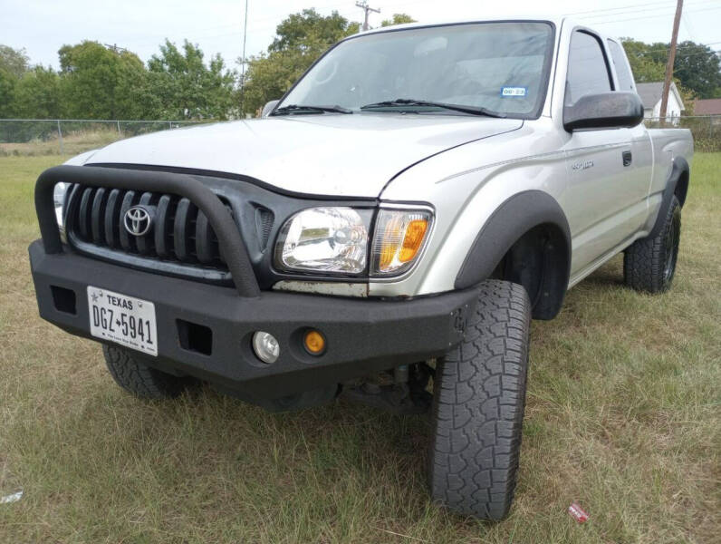 2002 Toyota Tacoma for sale at LA PULGA DE AUTOS in Dallas TX