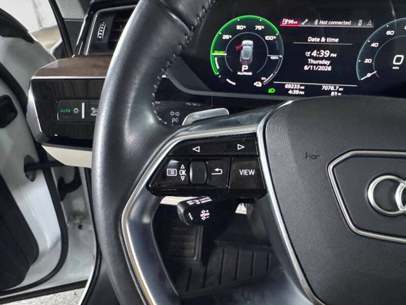 2019 Audi e-tron quattro Premium Plus