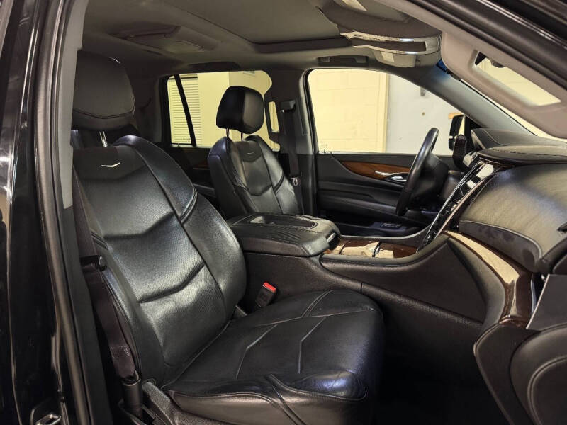 2017 Cadillac Escalade Luxury