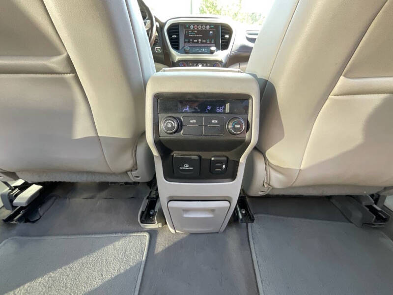 2017 GMC Acadia SLT-1