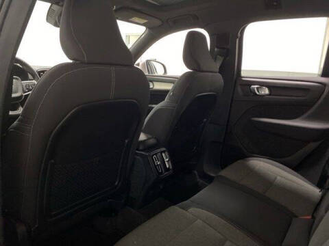 2025 Volvo XC40 B5 Core Bright Theme