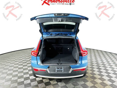 2023 Volvo XC40 B4 Plus Bright Theme