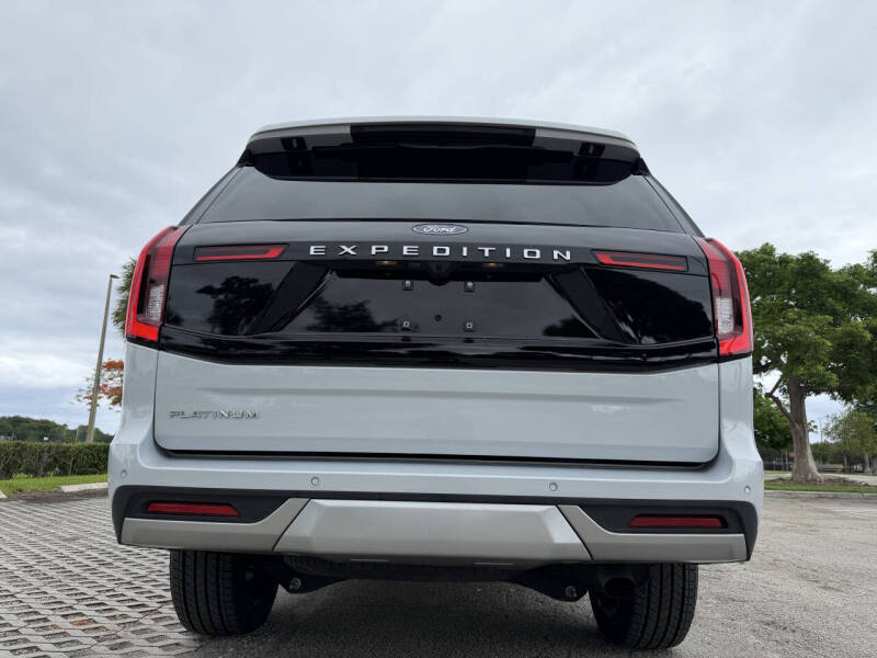 2025 Ford Expedition Platinum