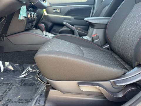 2026 Mitsubishi Outlander Sport LE