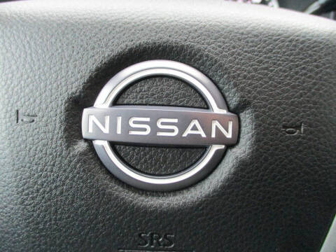 2023 Nissan Titan SV