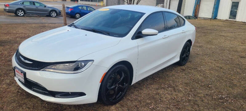 2016 Chrysler 200 S