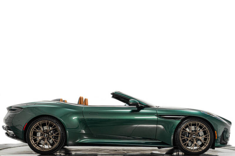 2025 Aston Martin DB12 Volante