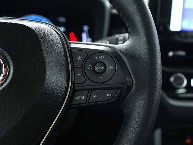 2025 Toyota Corolla Cross XLE