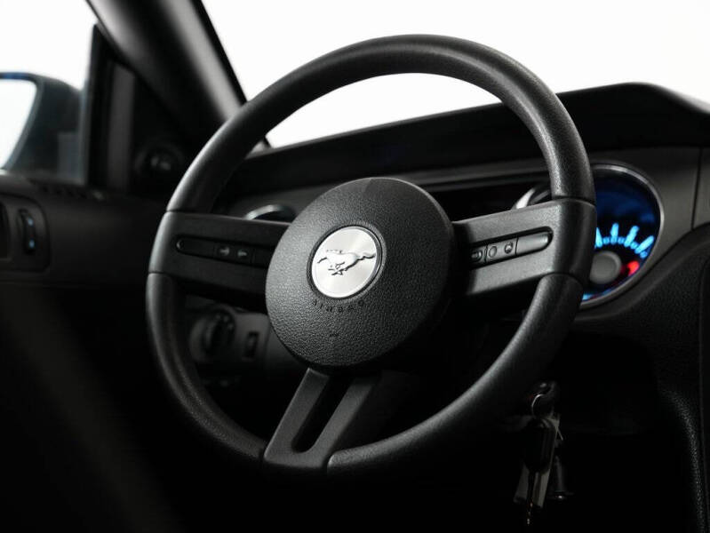 2012 Ford Mustang V6