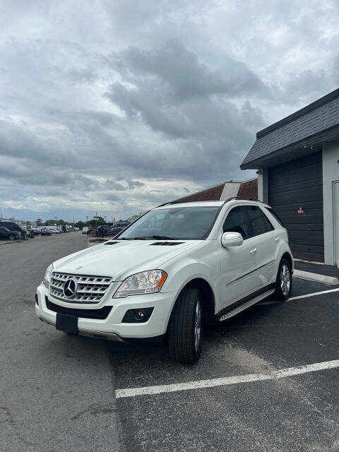 2009 Mercedes-Benz M-Class for sale at ALPHA AUTOMOTIVE SALES in Oakland Park, FL