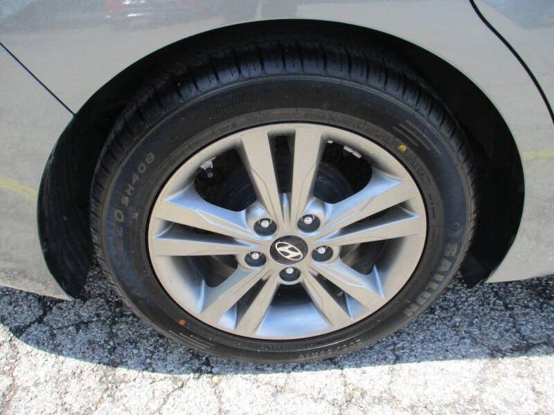 2017 Hyundai Elantra SE