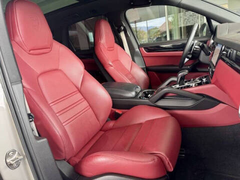 2022 Porsche Cayenne Platinum Edition