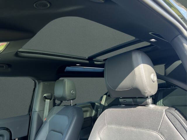 2024 Land Rover Defender 90 P400 X-Dynamic SE