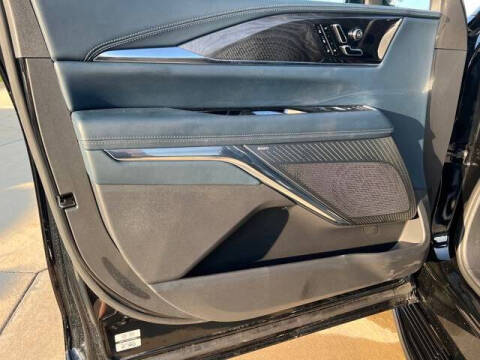 2025 Cadillac Escalade IQ Luxury 2