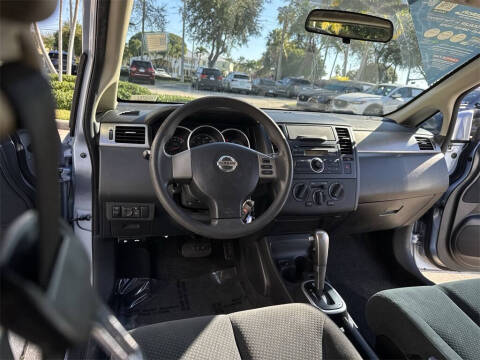 2011 Nissan Versa 1.8 S