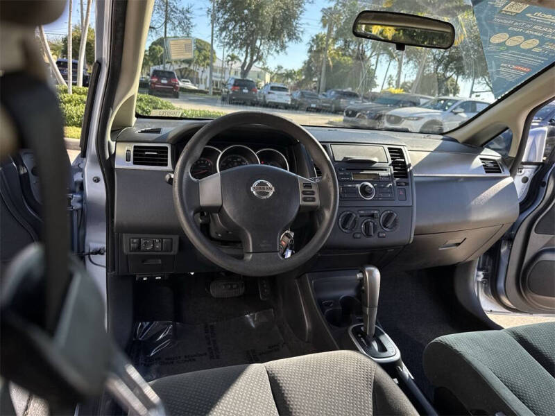 2011 Nissan Versa 1.8 S