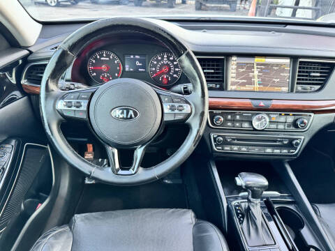 2017 Kia Cadenza Premium