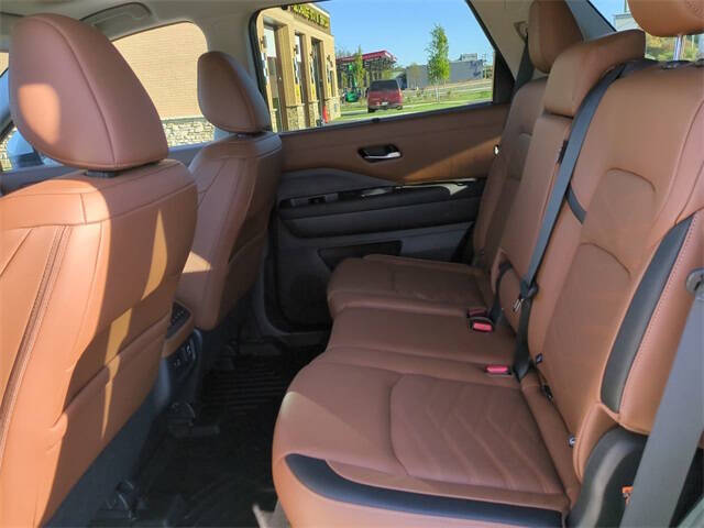 2024 Nissan Pathfinder Platinum