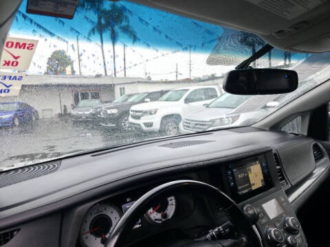 2016 Toyota Sienna SE 8-Passenger