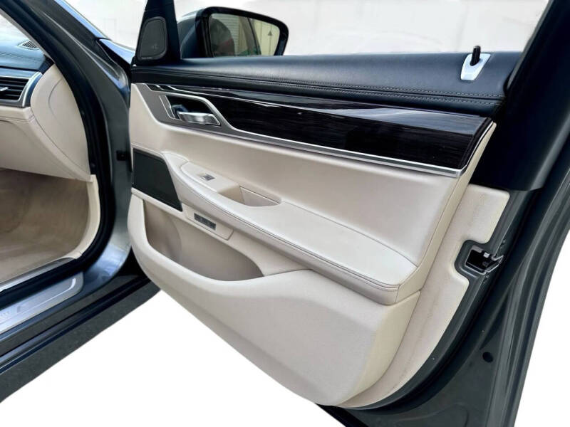 2016 BMW 7 Series 740i