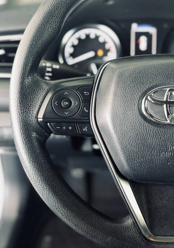 2019 Toyota Camry LE