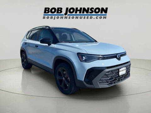 2025 Volkswagen Taos SE Black 4Motion