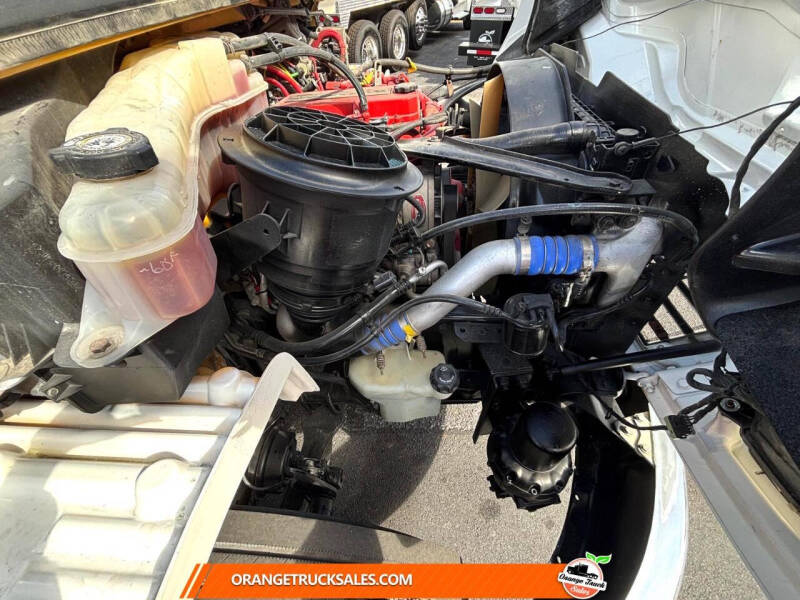 2017 Freightliner M2 106