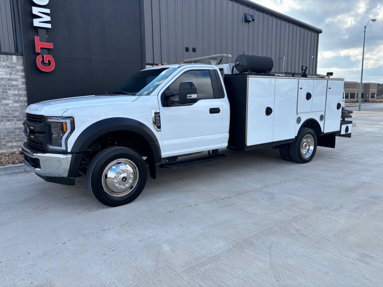 2019 Ford F-550 Super Duty Chassis Cab XL's photo