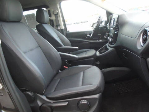 2023 Mercedes-Benz Metris Passenger