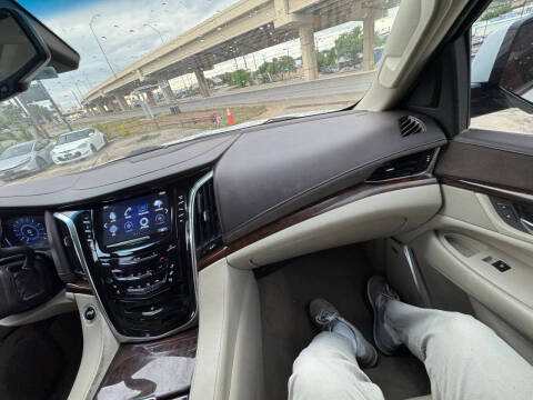 2017 Cadillac Escalade ESV Standard